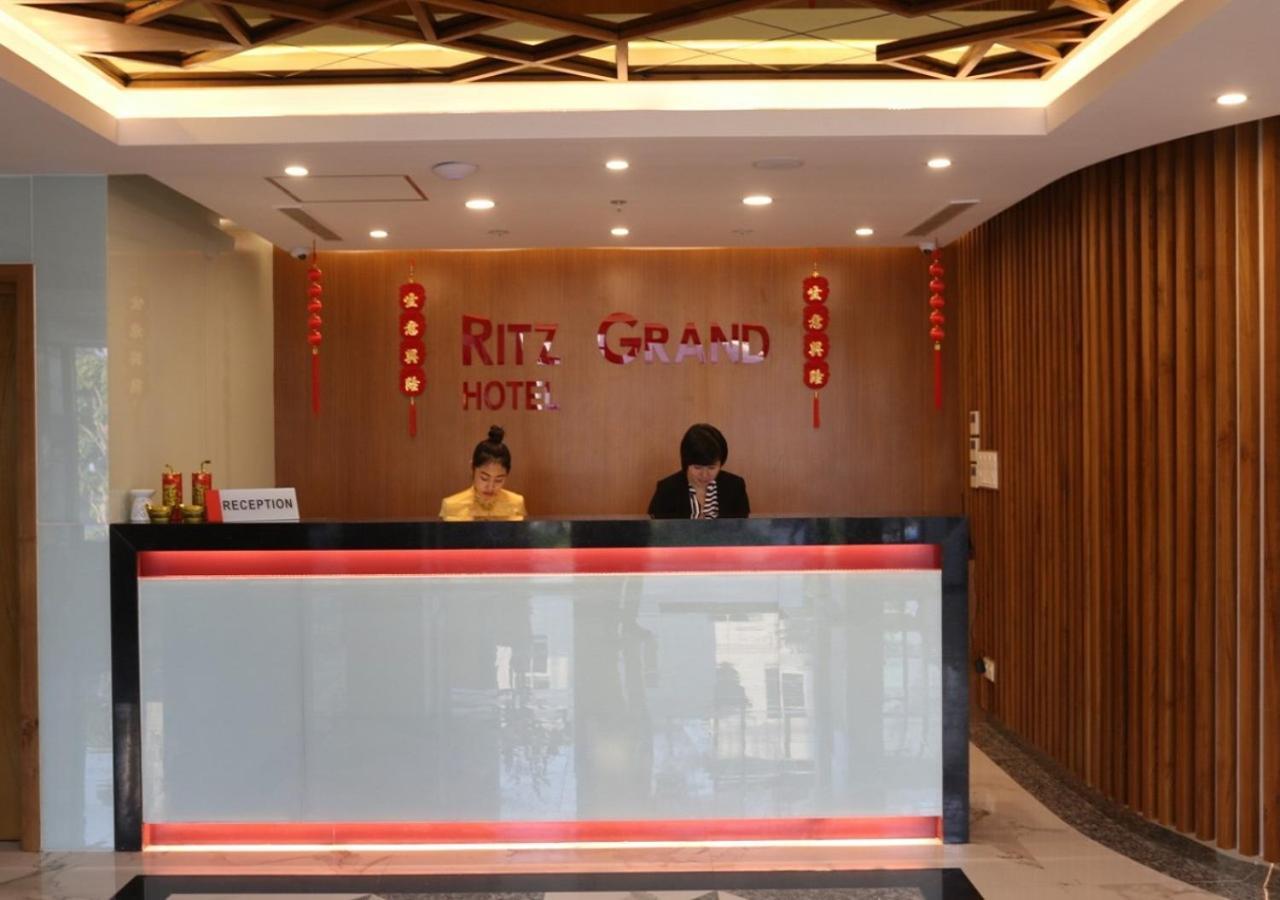 Ritz Grand Hotel Mandalay Exteriér fotografie