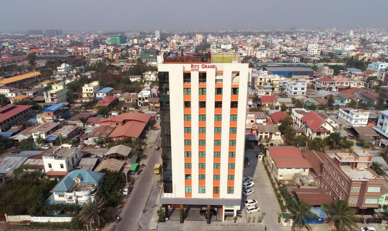 Ritz Grand Hotel Mandalay Exteriér fotografie