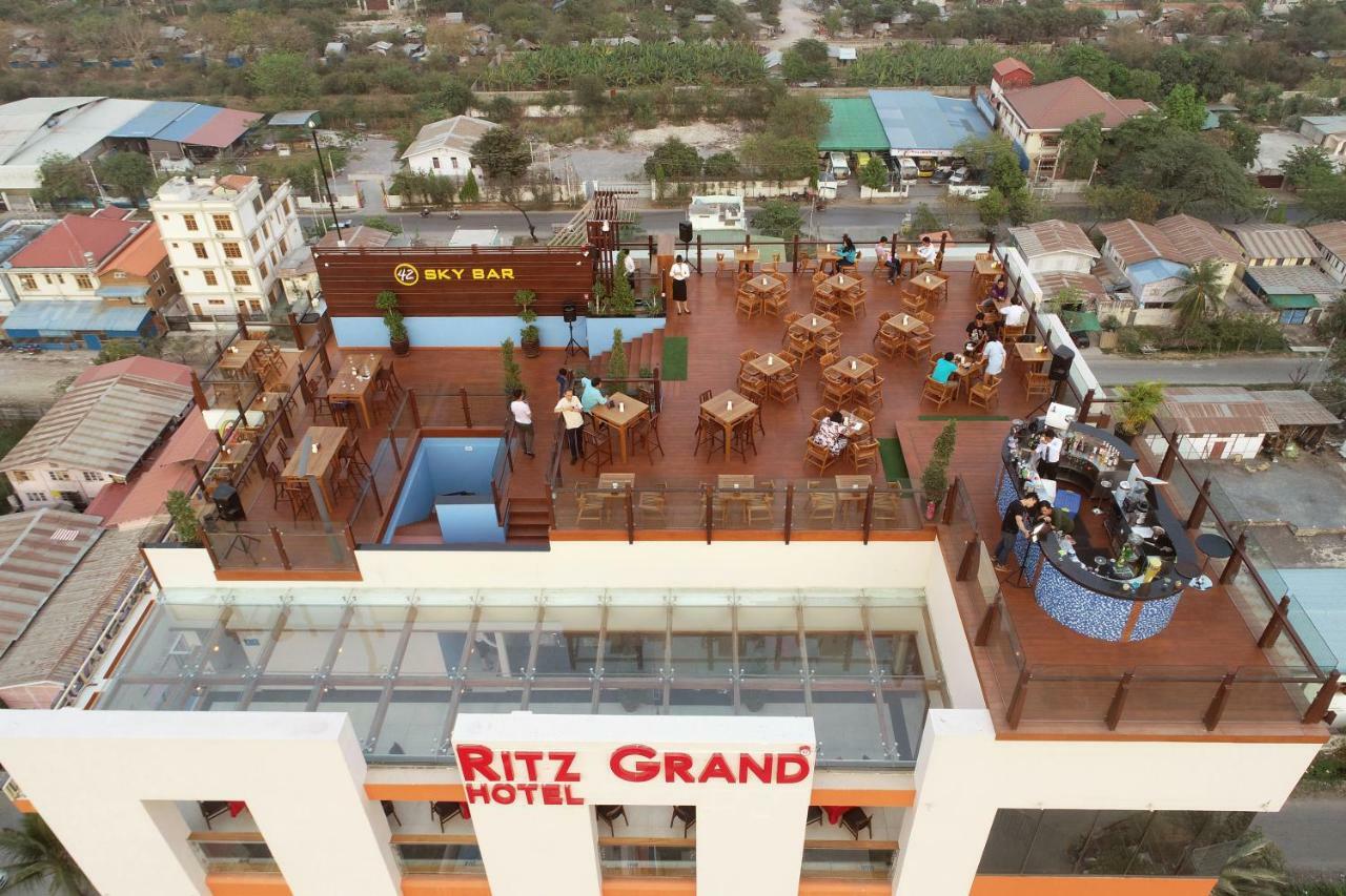 Ritz Grand Hotel Mandalay Exteriér fotografie